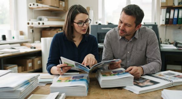 Top raisons de choisir des brochures piquées pour économiser
